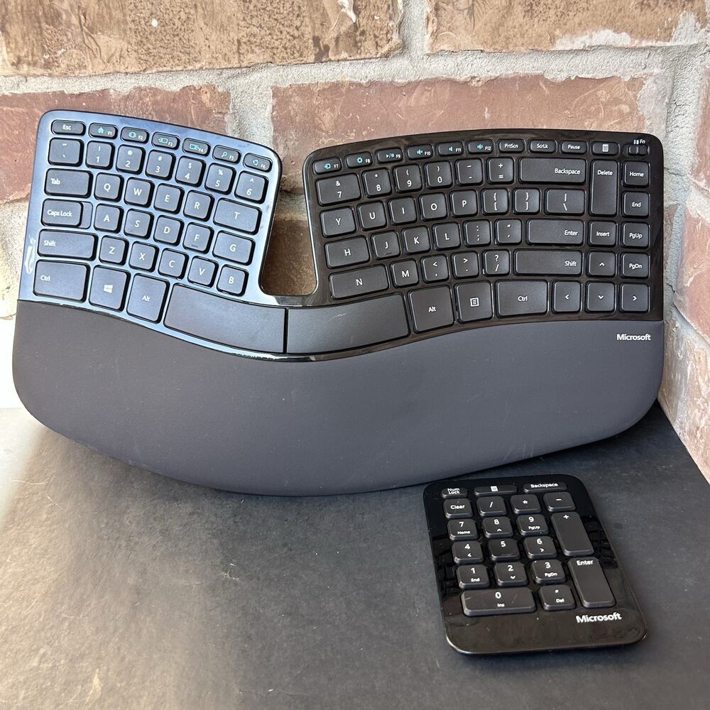Microsoft Model 1559 Sculpt Ergonomic Desktop Keyboard W/ Keypad NO DONGLE